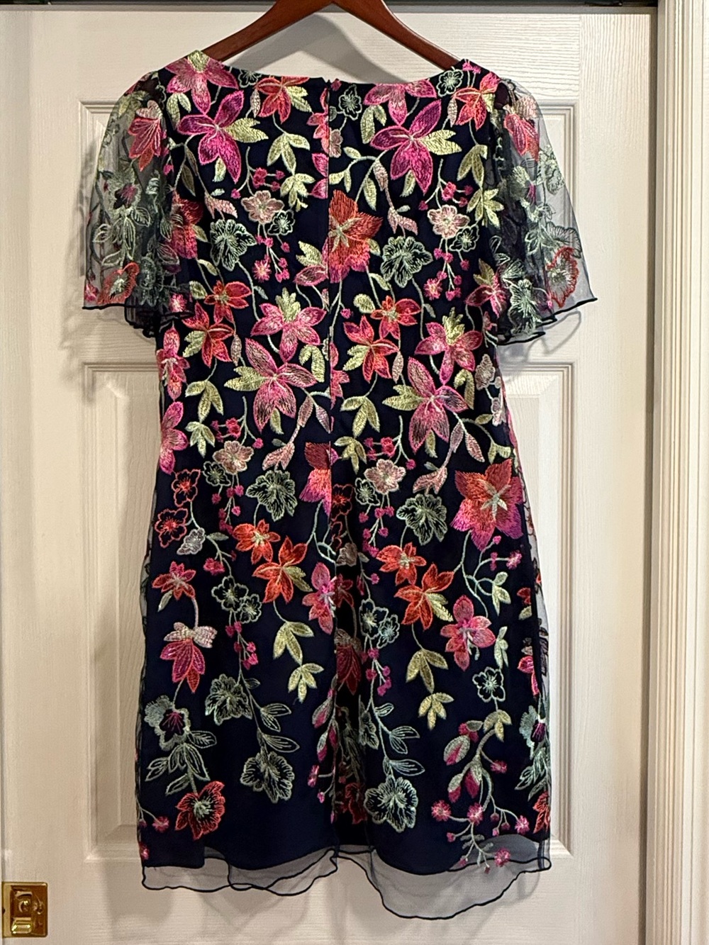 EUC Jessica Howard Navy Floral Embroidered Short Sleeve Dress - Picture 2 of 8